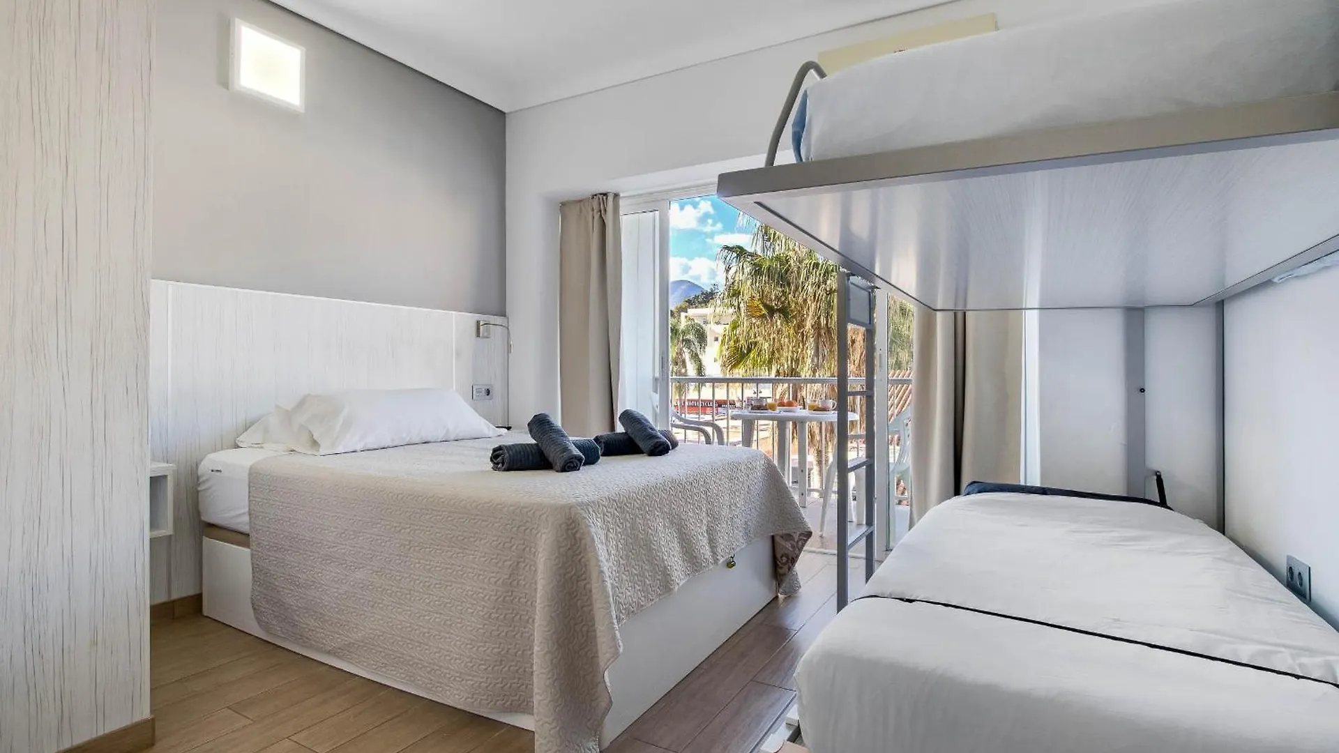 Lägenhet Carihuela Palace 418 By Ivi Real Estate Torremolinos